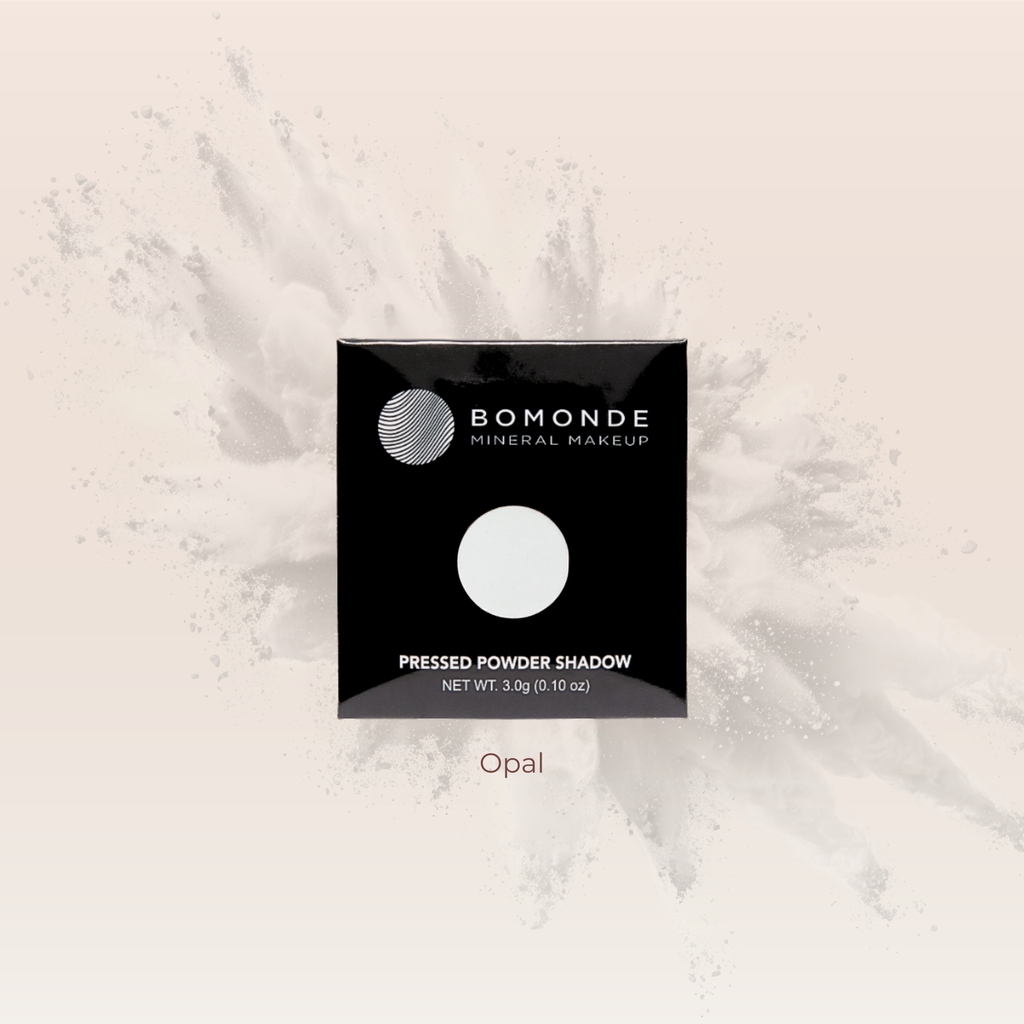 "White vegan eyeshadow refill for highlighting"
