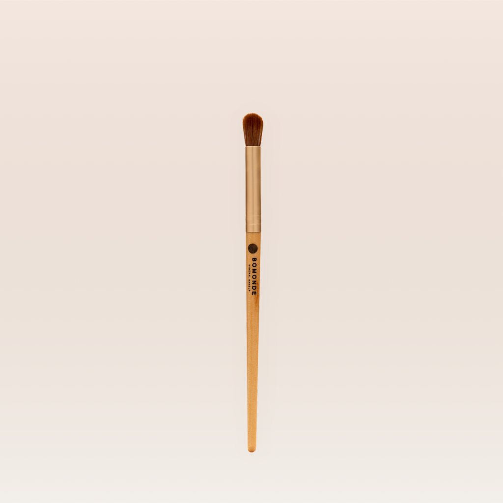 "Vegan fluffy eyeshadow brush for blending"