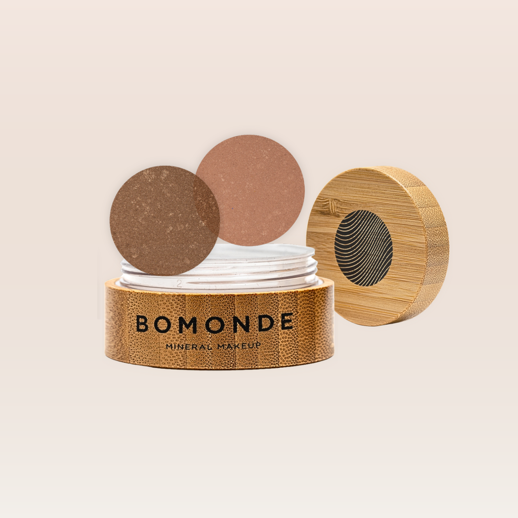 Texture of vegan bronzer loose powder