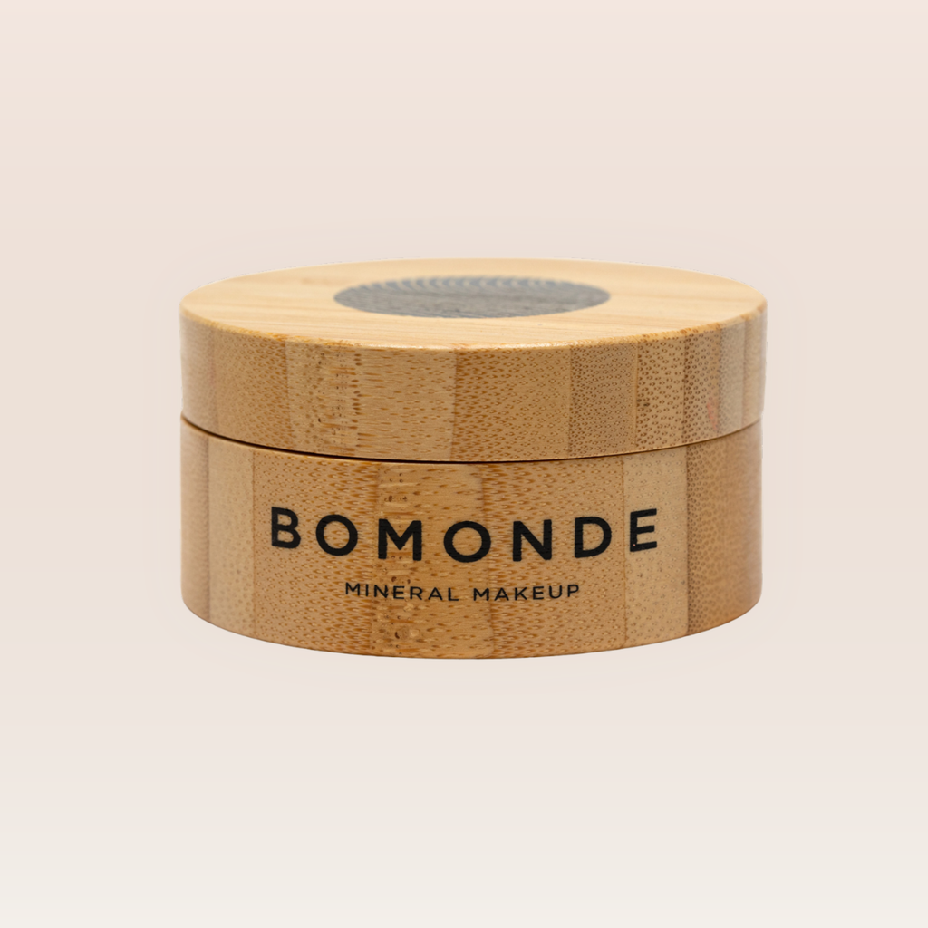 "Texture of vegan mineral foundation loose powder"
