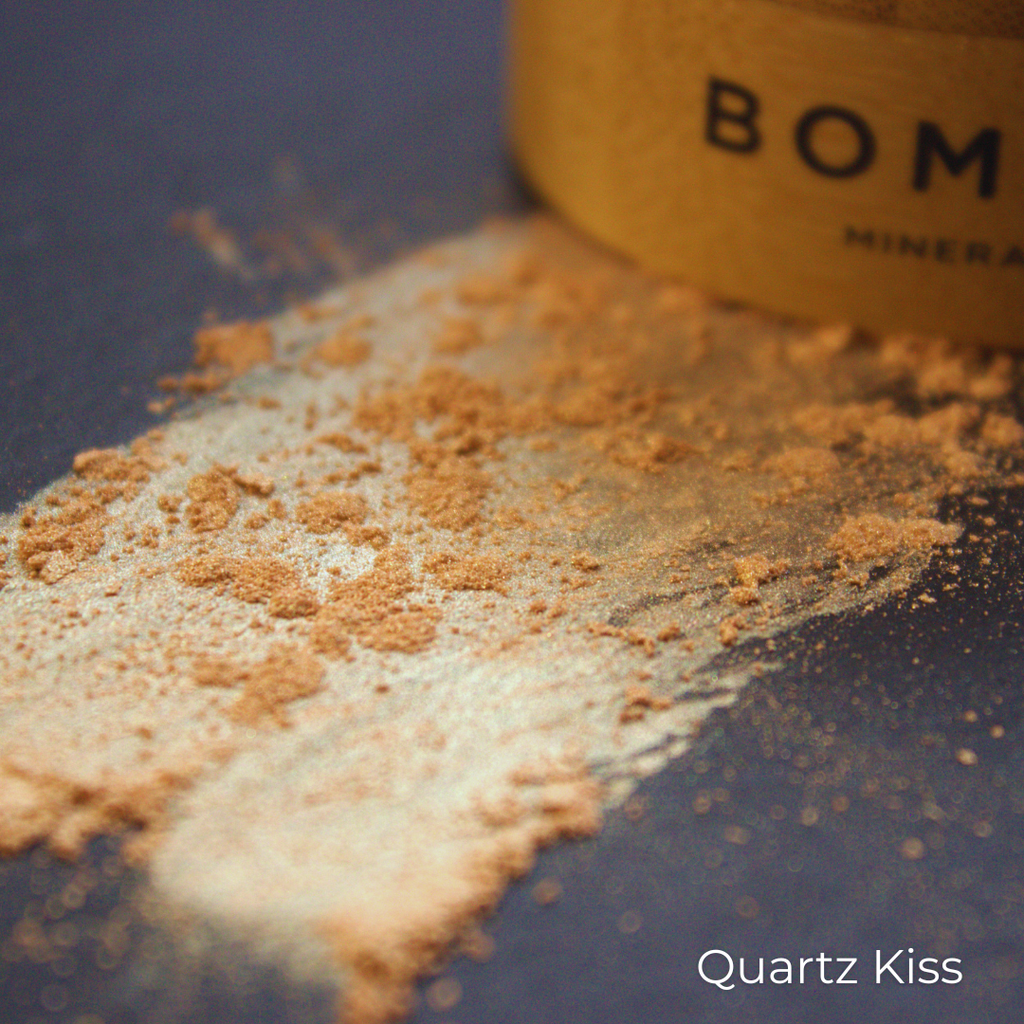 Vegan mineral highlighter shade 1 in bamboo container for natural radiant glow and luminous skin finish